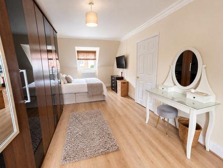 5 bedroom Flat to let in Marine Parade, Clacton On Sea, CO15