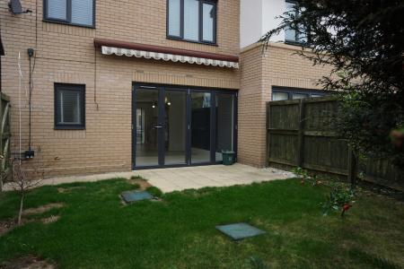 4 bedroom Semi-detached house to let in Epping Road, Little Stanion, NN18