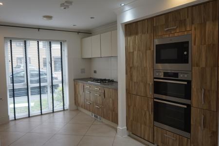 4 bedroom Semi-detached house to let in Epping Road, Little Stanion, NN18