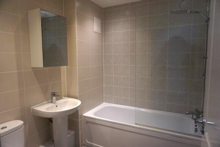 4 bedroom Semi-detached house to let in Epping Road, Little Stanion, NN18