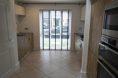 4 bedroom Semi-detached house to let in Epping Road, Little Stanion, NN18