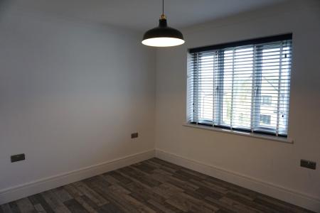 4 bedroom Semi-detached house to let in Epping Road, Little Stanion, NN18