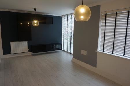 4 bedroom Semi-detached house to let in Epping Road, Little Stanion, NN18