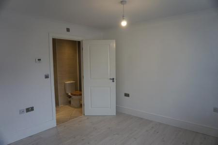 4 bedroom Semi-detached house to let in Epping Road, Little Stanion, NN18