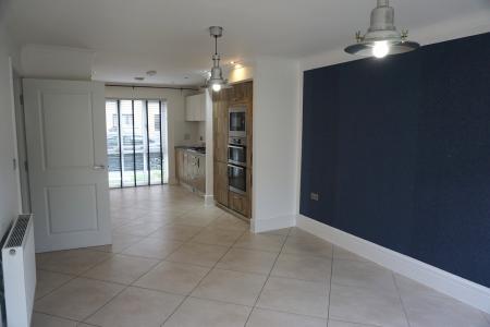 4 bedroom Semi-detached house to let in Epping Road, Little Stanion, NN18