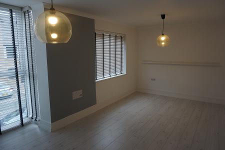 4 bedroom Semi-detached house to let in Epping Road, Little Stanion, NN18