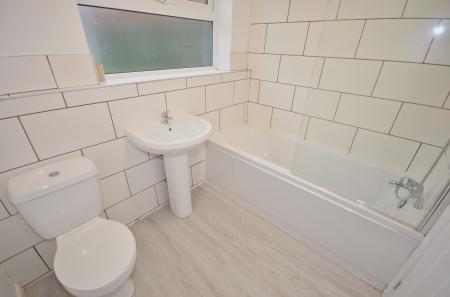 3 bedroom Terraced House for sale in Bath Road, Kettering, NN16