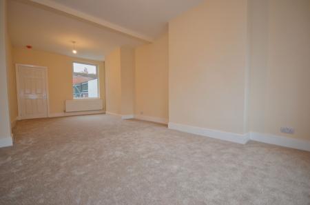 3 bedroom Terraced House for sale in Bath Road, Kettering, NN16