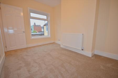 3 bedroom Terraced House for sale in Bath Road, Kettering, NN16