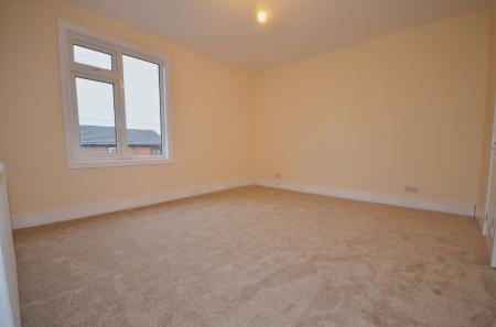 3 bedroom Terraced House for sale in Bath Road, Kettering, NN16