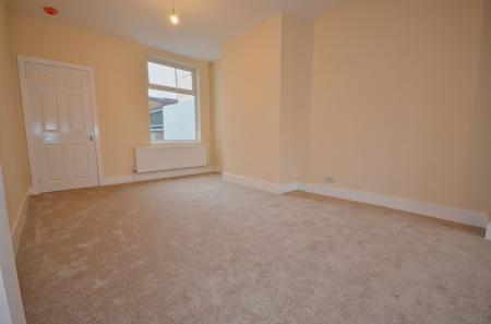 3 bedroom Terraced House for sale in Bath Road, Kettering, NN16