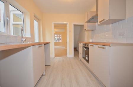 3 bedroom Terraced House for sale in Bath Road, Kettering, NN16