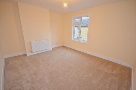 3 bedroom Terraced House for sale in Bath Road, Kettering, NN16