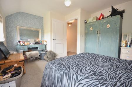 2 bedroom Terraced House for sale in Bertone Road, Barton Seagrave, NN15