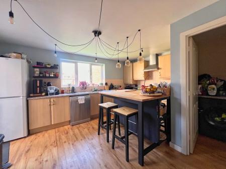 4 bedroom Detached house for sale in Chepstow Road, Oakley Vale, Corby, NN18