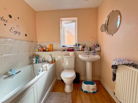 4 bedroom Detached house for sale in Chepstow Road, Oakley Vale, Corby, NN18