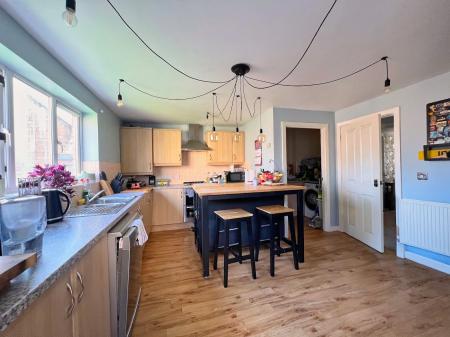 4 bedroom Detached house for sale in Chepstow Road, Oakley Vale, Corby, NN18