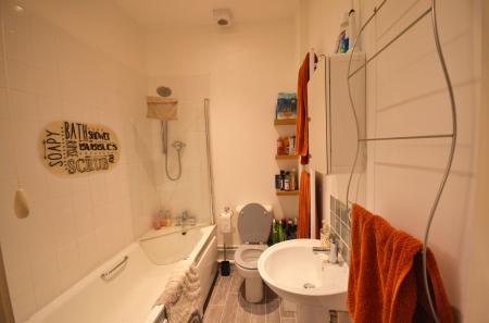 2 bedroom Flat for sale in Cobden Street, Kettering, NN16