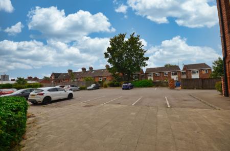 2 bedroom Flat for sale in Cobden Street, Kettering, NN16