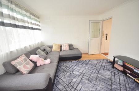 2 bedroom Flat for sale in Comrie Close, Coventry, CV2