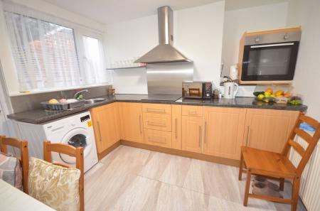 2 bedroom Flat for sale in Comrie Close, Coventry, CV2