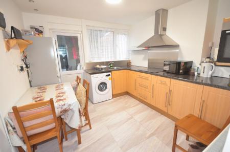 2 bedroom Flat for sale in Comrie Close, Coventry, CV2