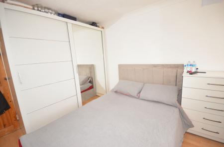 2 bedroom Flat for sale in Comrie Close, Coventry, CV2