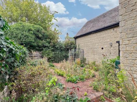 4 bedroom Detached house for sale in Dibbin Close, Weldon, NN17