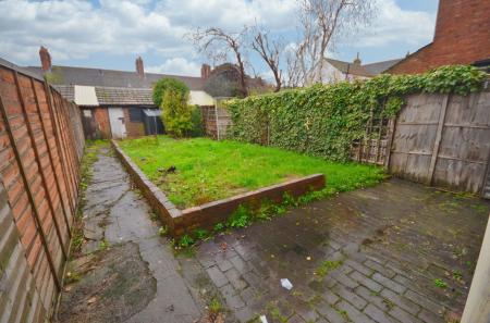 3 bedroom Terraced House for sale in Duke Street, Kettering, NN16