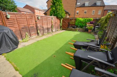 4 bedroom Terraced House for sale in Frith Close, Great Oakley, Corby, NN18