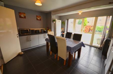 4 bedroom Terraced House for sale in Frith Close, Great Oakley, Corby, NN18