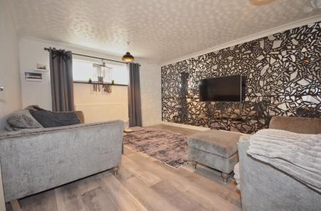 3 bedroom Terraced House for sale in Highbrook, Corby, NN18