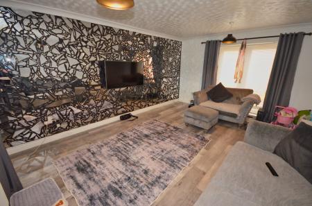 3 bedroom Terraced House for sale in Highbrook, Corby, NN18