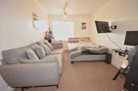 3 bedroom Terraced House for sale in Highbrook, Corby, NN18