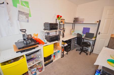 3 bedroom Terraced House for sale in Highbrook, Corby, NN18