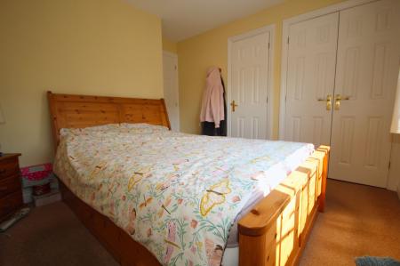 4 bedroom Detached house for sale in Ironwood Avenue, Desborough, NN14