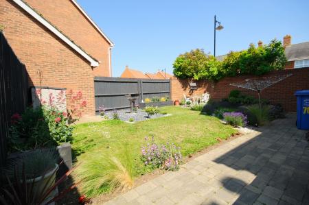 4 bedroom Detached house for sale in Ironwood Avenue, Desborough, NN14