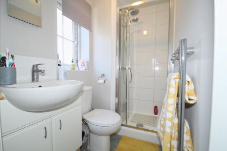 4 bedroom Detached house for sale in Ironwood Avenue, Desborough, NN14