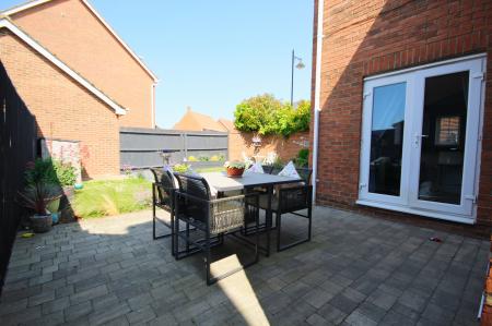 4 bedroom Detached house for sale in Ironwood Avenue, Desborough, NN14