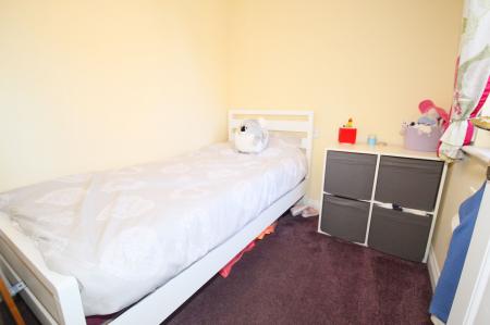 4 bedroom Detached house for sale in Ironwood Avenue, Desborough, NN14