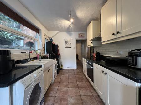 2 bedroom Terraced House for sale in Kingsley Avenue, Kettering, NN16
