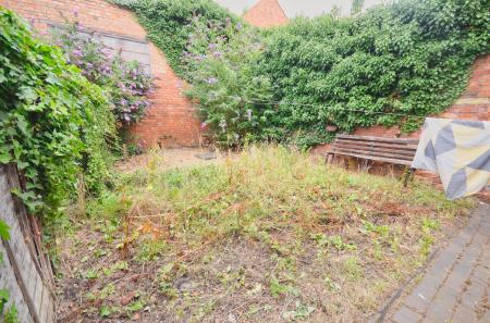 2 bedroom End of terrace house for sale in Lindsay Street, Kettering, NN16