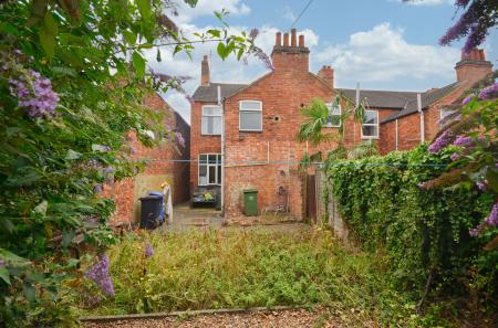 2 bedroom End of terrace house for sale in Lindsay Street, Kettering, NN16
