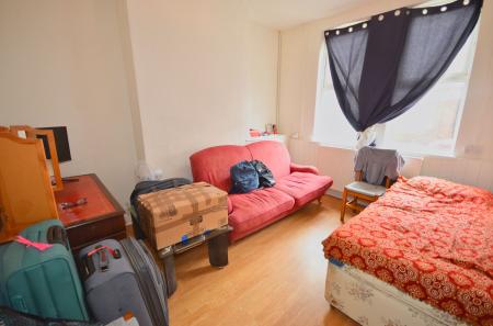 2 bedroom End of terrace house for sale in Lindsay Street, Kettering, NN16