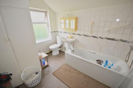 2 bedroom End of terrace house for sale in Lindsay Street, Kettering, NN16