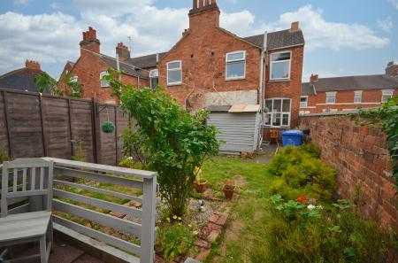 2 bedroom End of terrace house for sale in Lindsay Street, Kettering, NN16