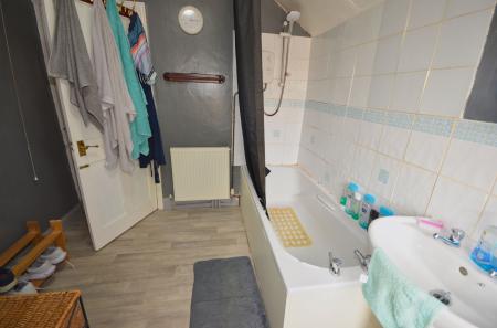 2 bedroom End of terrace house for sale in Lindsay Street, Kettering, NN16