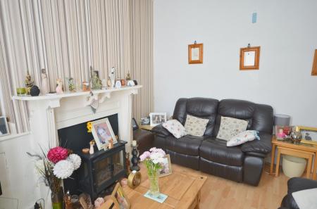 2 bedroom Terraced House for sale in Lindsay Street, Kettering, NN16