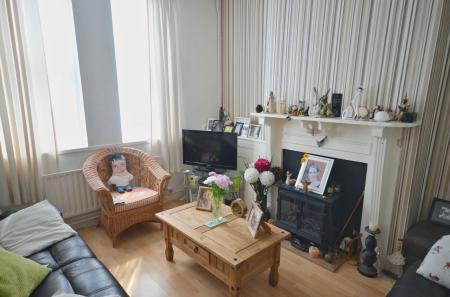 2 bedroom Terraced House for sale in Lindsay Street, Kettering, NN16