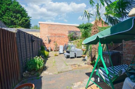 2 bedroom Terraced House for sale in Lindsay Street, Kettering, NN16